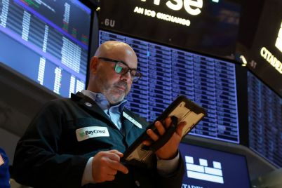 ai-focused-business-snowflakes-pivot-fuels-amazon-confidence.jpg