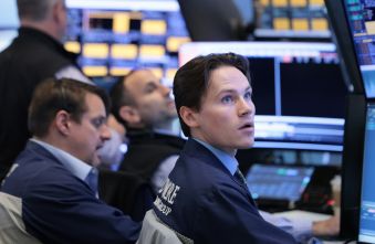 ai-stocks-plunge-diversification-offers-alpha-amid-inflationary-pressures.jpg