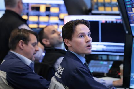 ai-stocks-plunge-diversification-offers-alpha-amid-inflationary-pressures.jpg