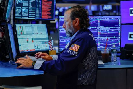 ai-stocks-roar-back-unpacking-the-nasdaqs-5.2-surge-and-portfolio-realignments.jpg