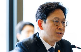 ai-wealth-south-korea-innovation-labor-tensions.jpg