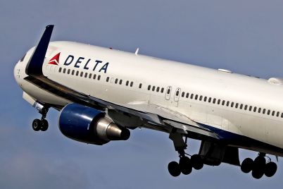 airline-stocks-slide-as-concerns-grow-over-consumers-travel-appetite.jpg