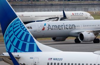 airlines-waive-fees-a-strategic-move-amid-noreaster-disruptions.jpg
