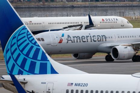 airlines-waive-fees-a-strategic-move-amid-noreaster-disruptions.jpg