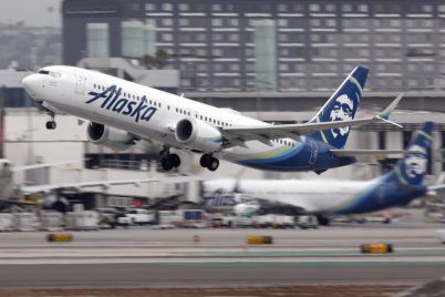 alaska-airlines-buys-more-than-100-boeing-jets-in-carriers-biggest-order-ever.jpg