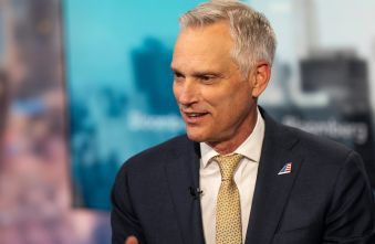 american-airlines-profit-gap-isoms-bold-strategy-for-market-leadership.jpg