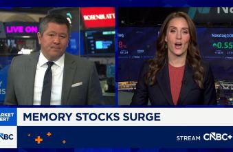 apple-ceo-tim-cook-warns-of-extended-memory-crunch-well-look-at-a-range-of-options.jpg