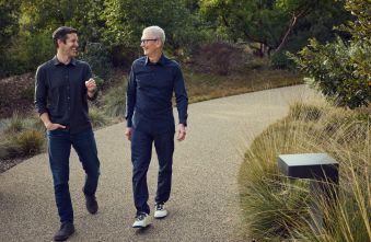apple-execs-to-talk-china-and-tariffs-but-will-avoid-discussing-foldable-iphone-per-traders-on-kalshi.jpg