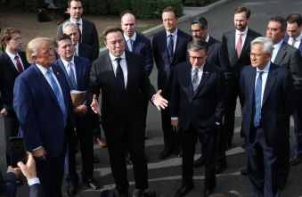 apple-s-ai-strategy-innovation-disruption-and-market-positioning-amidst-white-house-summit.jpg