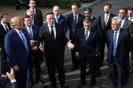 apple-s-ai-strategy-innovation-disruption-and-market-positioning-amidst-white-house-summit.jpg