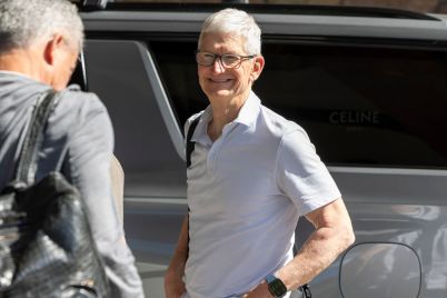 apples-hybrid-ai-strategy-a-massive-breakthrough-in-cost-efficient-scale.jpg