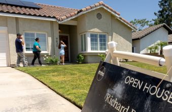 april-home-sales-disappoint-as-higher-mortgage-rates-weigh-on-buyers.jpg