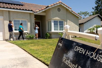 april-home-sales-disappoint-as-higher-mortgage-rates-weigh-on-buyers.jpg