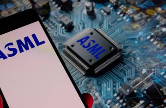 asml-sales-forecast-soars-alpha-opportunity-in-ai-chip-boom.jpg