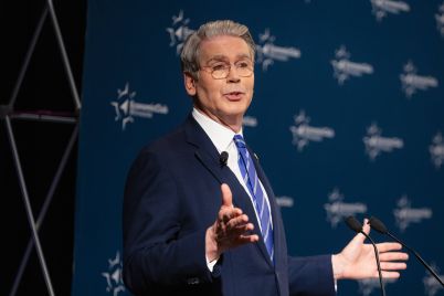 bessent-unlikely-supreme-court-will-overrule-tariffs-trumps-signature-economic-policy.jpg