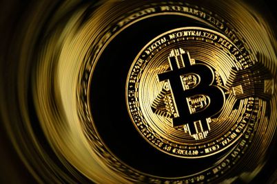 bitcoins-risk-re-evaluation-strategys-sale-sparks-investor-scrutiny.jpg