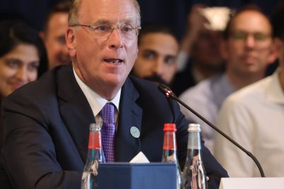 blackrocks-larry-fink-sees-fed-cutting-rates-twice-this-year-but-missing-2-inflation-goal-scaled.jpg