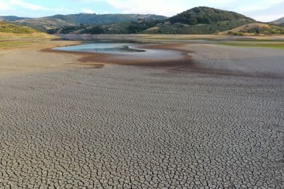 california-water-officials-warn-state-could-face-third-consecutive-dry-year-as-early-snowpack-dissipates.jpg