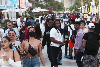 cdc-advises-against-travel-while-spring-break-chaos-worries-some-miami-beach-businesses-trying-to-recover-from-pandemic-scaled.jpg