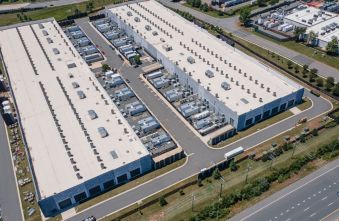 data-center-capacity-80-at-risk-demanding-climate-resilient-innovation.jpg