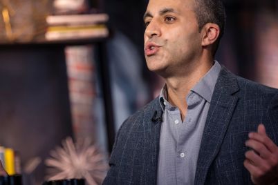 databricks-closes-in-on-multibillion-funding-round-at-55-billion-valuation-to-help-employees-cash-out-scaled.jpg