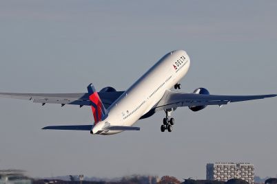 delta-more-than-doubles-fourth-quarter-profit-but-trims-2024-earnings-forecast-scaled.jpg