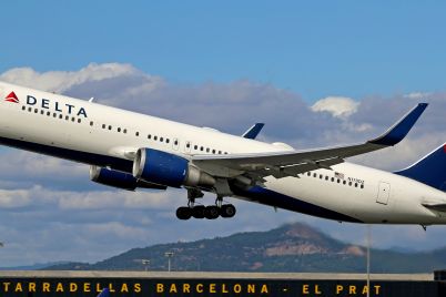 delta-shares-jump-11-after-airline-reinstates-2025-profit-outlook-as-ceo-says-bookings-stabilized-scaled.jpg