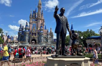 disney-parks-defy-tourism-slowdown-with-record-10b-growth-strategy.jpg