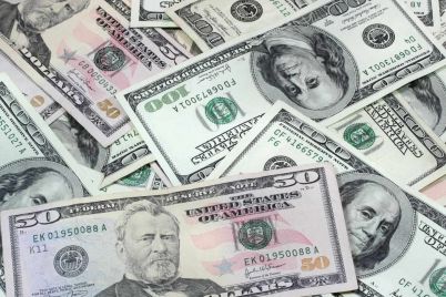 dollar-edges-higher-on-us-economic-news-and-fomc-minutes.jpg