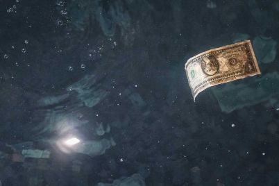 dollar-falls-on-fears-foreign-dollar-demand-will-weaken.jpg