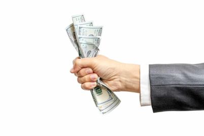 dollar-gains-on-yen-weakness-and-upbeat-fed-comments.jpg