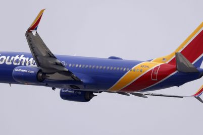 dot-sues-southwest-fines-frontier-for-chronically-delayed-flights-scaled.jpg