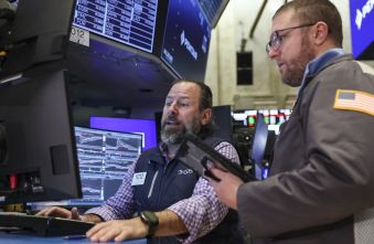 dow-drops-1000-points-analyzing-market-liquidity-and-investment-trends-post-correction.jpg