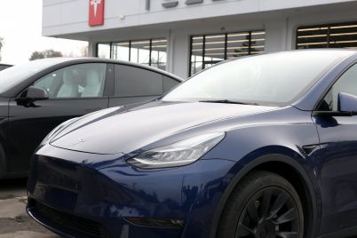 ev-hybrid-sales-reached-a-record-20-of-u-s-vehicle-sales-in-2024-scaled.jpg