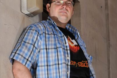 fantasy-author-raises-19-million-on-kickstarter-in-two-days-to-self-publish-new-novels-scaled.jpg