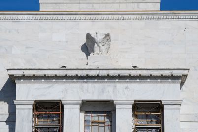 fed-board-consensus-warshs-era-begins-amidst-rate-stability.jpg