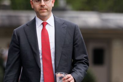 fed-governor-stephen-miran-pushes-case-for-central-bank-to-slash-key-interest-rate-scaled.jpg