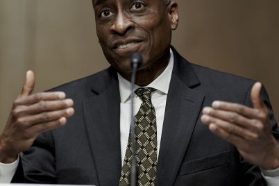 fed-vice-chair-jefferson-advocates-remaining-cautious-on-rates-as-policy-drama-unfolds-scaled.jpg