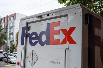fedex-beats-on-top-and-bottom-lines-raises-guidance-on-strong-performance.jpg