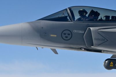 fighter-jet-maker-saab-pops-12-on-profit-beat-amid-european-defense-splurge-scaled.jpg