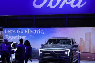 ford-delays-new-ev-plant-cancels-electric-three-row-suv-scaled.jpg