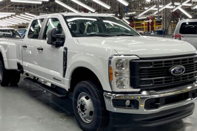 ford-uaw-reach-local-labor-deal-to-avert-strike-at-kentucky-plant-scaled.jpg