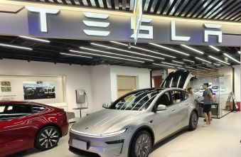 full-self-driving-china-teslas-breakthrough-amidst-fierce-competition.jpg