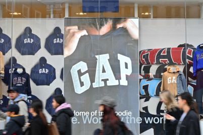gap-comparable-sales-surge-after-viral-milkshake-denim-ad-with-katseye-scaled.jpg