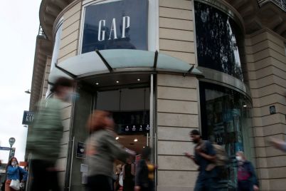 gap-shares-plummet-as-retailer-says-tariffs-could-cost-between-100-million-and-150-million-scaled.jpg