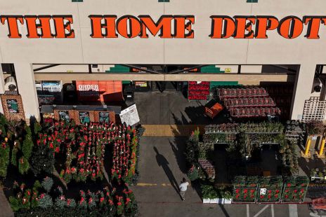 home-depot-ceo-transition-navigating-leadership-during-leave.jpg