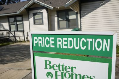housing-numbers-point-to-an-unusually-strong-buyers-market-theres-a-catch-scaled.jpg