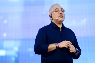 hpe-breakthrough-earnings-a-30-stock-surge-fueled-by-ai-server-demand.jpg