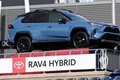 hybrid-vehicles-surge-a-strategic-shift-driving-us-auto-sales-growth.jpg