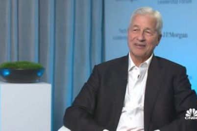 jamie-dimon-says-musk-should-clean-up-twitter-echoes-tesla-ceos-bot-concerns.jpg